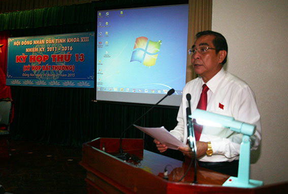 Đồng chí Trần Văn Tư, Phó bí thư Thường trực Tỉnh ủy, Chủ tịch HĐND tỉnh phát biểu khai mac