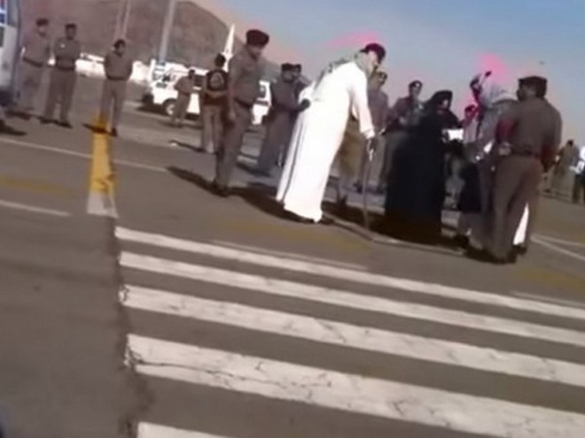Saudi Arabia bắt người ghi hình vụ chặt đầu một phụ nữ trên phố
