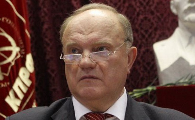 Chủ tịch Đảng Cộng sản Nga Gennady Zyuganov bị tấn công