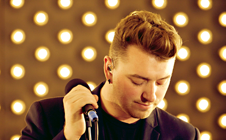 Sam Smith và hình ảnh trong video Stay with me, được đề cử là ca khúc và bản ghi âm của năm.