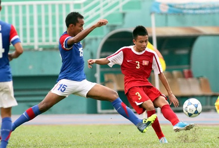 Fresh face: Vo Huy Toan (right) has been called up to the national U23 team. 