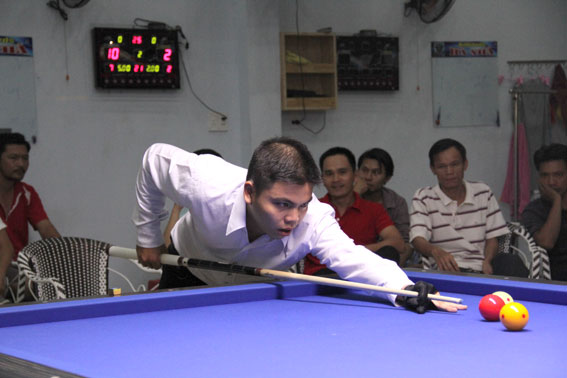 Cơ thủ Phan Thành Lộc bảo vệ thành công ngôi vô địch carom 3 băng.