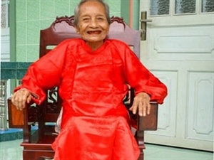 122-year-old Nguyen Thi Tru.