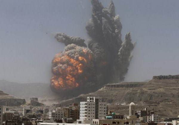 Không kích nhằm vào lực lượng Houthi tại Yemen. (Nguồn: Reuters)