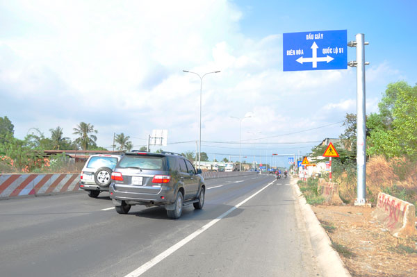 Nhiều phương tiện đã chọn lưu thông trên đường tránh Biên Hòa thay vì lưu thông trên các tuyến đường nội thành như trước đây.
