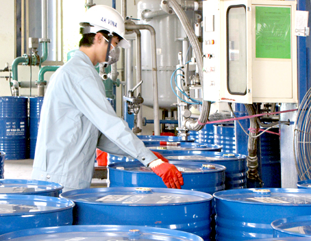 Hóa chất là nhóm hàng Đồng Nai có xuất khẩu nhiều sang thị trường Indonesia. Trong ảnh: Sản xuất hóa chất tại Công ty TNHH AK Vina ở Khu công nghiệp Gò Dầu (huyện Long Thành).