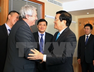 President Truong Tan Sang (front, right) meets Chairman of the Communist Party of the Czech Republic and Moravia Vojtech Filip