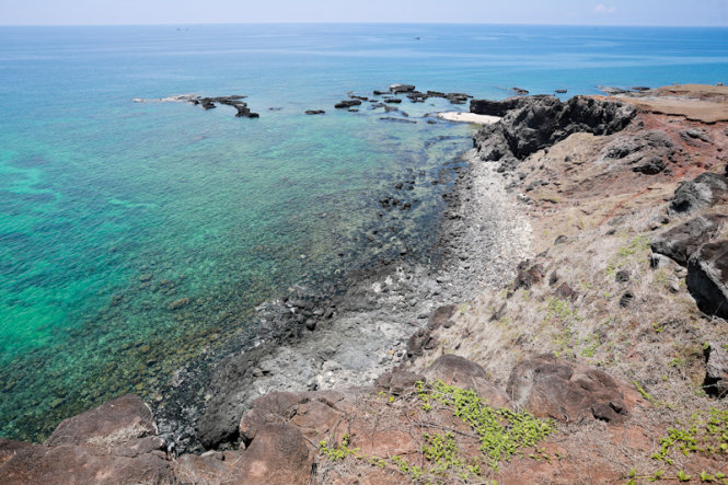Exploring stunning island in central region