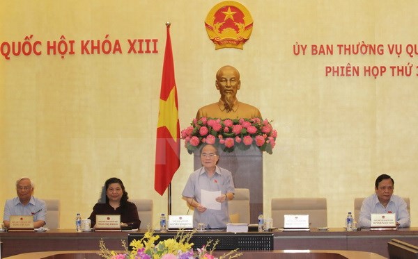 Chủ tịch Quốc hội Nguyễn Sinh Hùng phát biểu bế mạc phiên họp. (Ảnh: TTXVN)