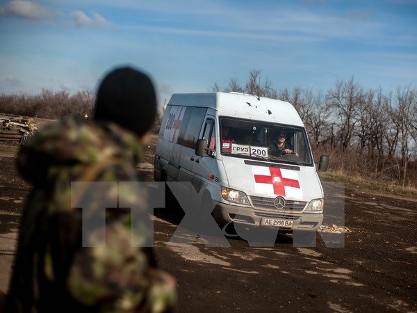 Tay súng ly khai gác gần thành phố Metalist, vùng miền đông Lugansk ngày 23/3. (Nguồn: AFP/TTXVN)