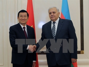 President meets Azerbaijani NA Speaker, PM