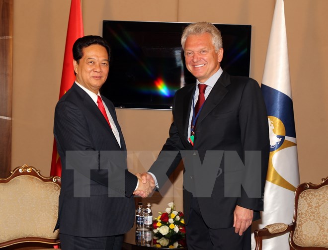 Thủ tướng gặp Chủ tịch Ban Thường trực Ủy ban Kinh tế Á-Âu