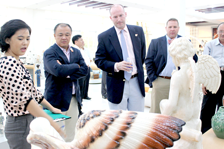 Foreign firms look to increase investments in Dong Nai
