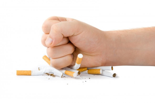 Người nghiện thuốc lá phải nhận thức đầy đủ tác hại của thuốc lá và chủ động bỏ thói quen sử dụng thuốc lá.