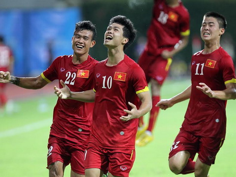 Công Phượng (10) đã có một màn trình diễn ấn tượng trước U23 Malaysia.