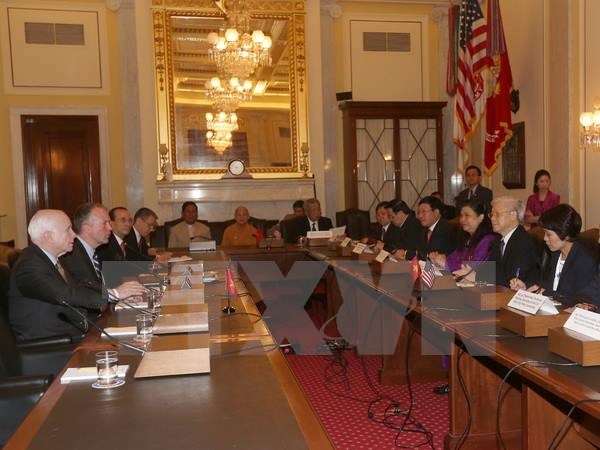 Tổng Bí thư Nguyễn Phú Trọng gặp Thượng Nghị sỹ John McCain