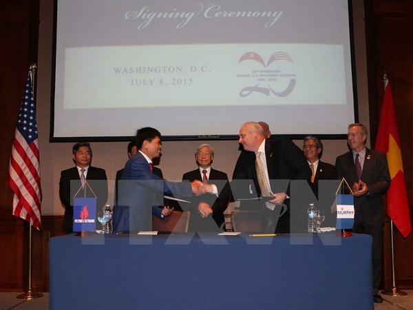 Ký kết hàng loạt dự án ngân hàng, hàng không, dầu khí, công nghệ cao