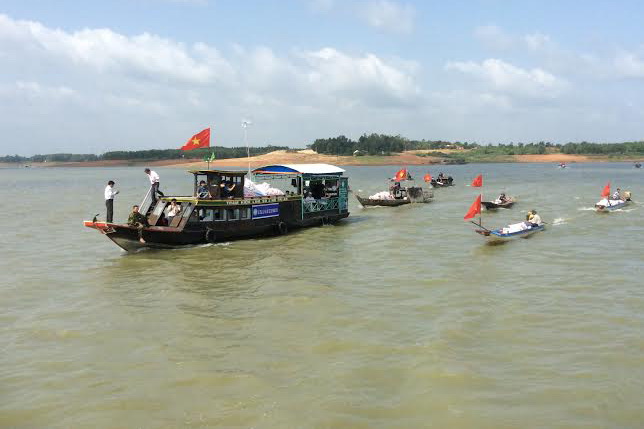 Thả 250 ngàn con cá giống xuống hồ Trị An