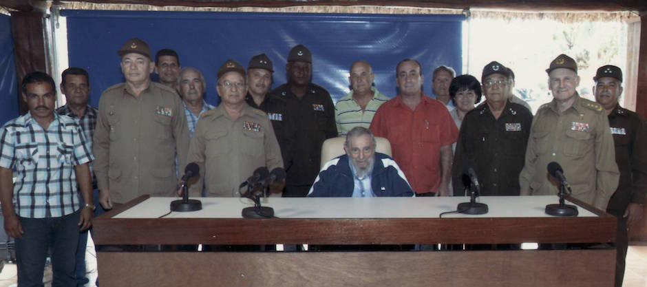 Lãnh tụ Fidel Castro gặp mặt quan chức quân đội tiêu biểu