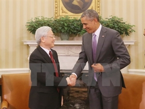 Party General Secretary Nguyen Phu Trong (L) and US President Obama.