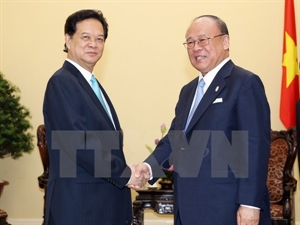 Prime Minister Nguyen Tan Dung receives Tsutomu Takebe, special advisor to the Japan-Vietnam Friendship Parliamentary Alliance