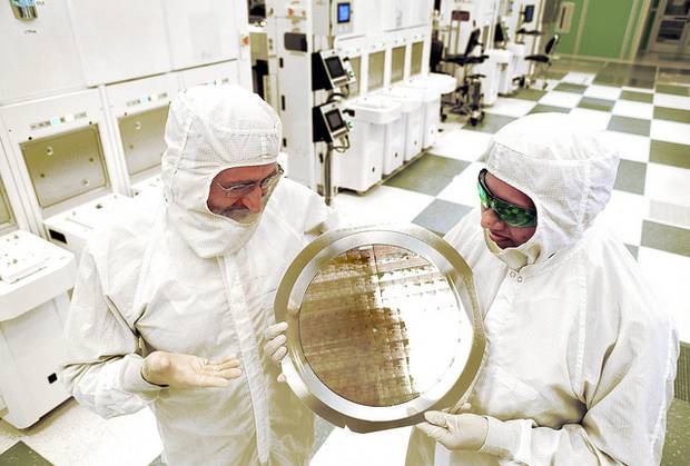IBM makes tiny chips as small as a blood cell