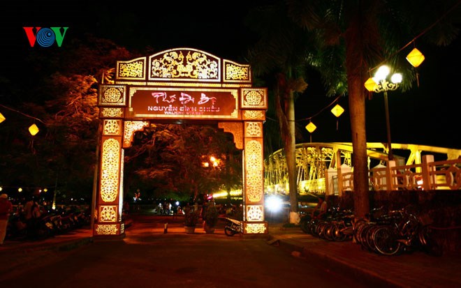 Hue walking street appeals to tourists