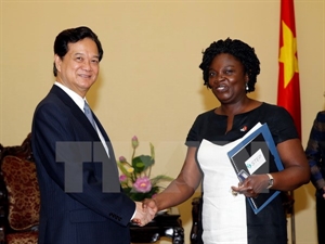 Prime Minister Nguyen Tan Dung welcomes WB Country Director in Vietnam Victoria Kwakwa