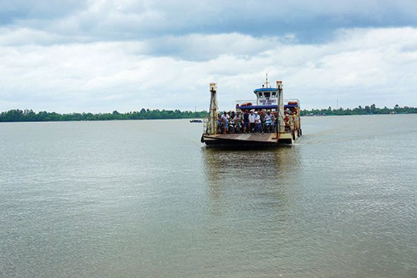 A ferry carries visitors from Vung Liem-Thanh Binh ferry terminal to Dai Islet