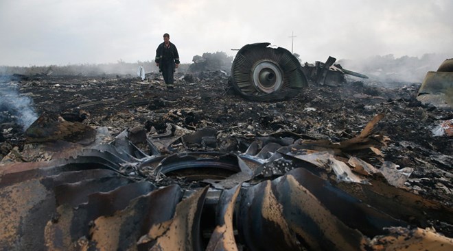 Hiện trường vụ máy bay MH17 bị bắn hạ ở Ukraine (Nguồn: AFP)