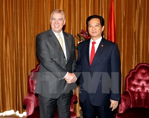 Prime Minister Nguyen Tan Dung (R) and Prince Andrew - the Duke of York