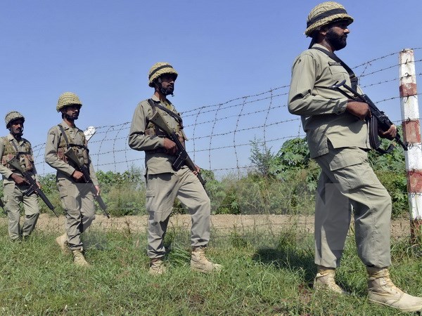 Binh sỹ Pakistan và Ấn Độ lại đấu pháo ở khu vực Kashmir