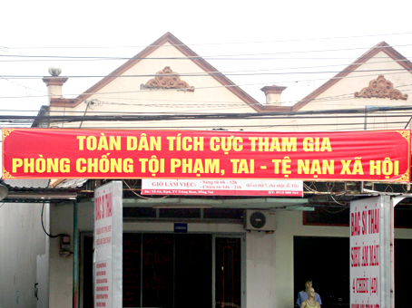 Băng rôn nhìn... tức mắt