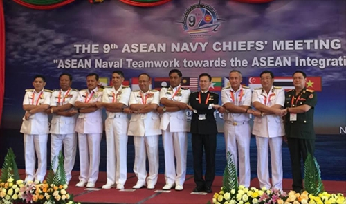 Vietnam attends ASEAN navy chiefs' meeting