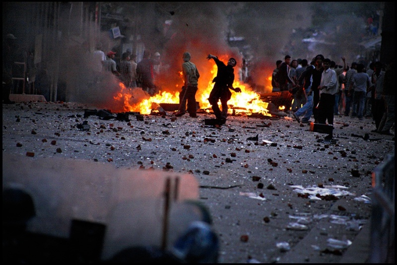  Đụng độ giữa người biểu tình và cảnh sát tại Nepal. (Nguồn: theoslotimes.com)