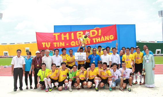 Công ty Thiết bị điện vô địch Giải bóng đá công nhân viên chức-  lao động khu công nghiệp Biên Hòa