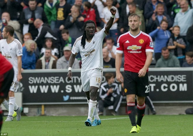 Manchester United gục ngã, Juventus tiếp tục bại trận