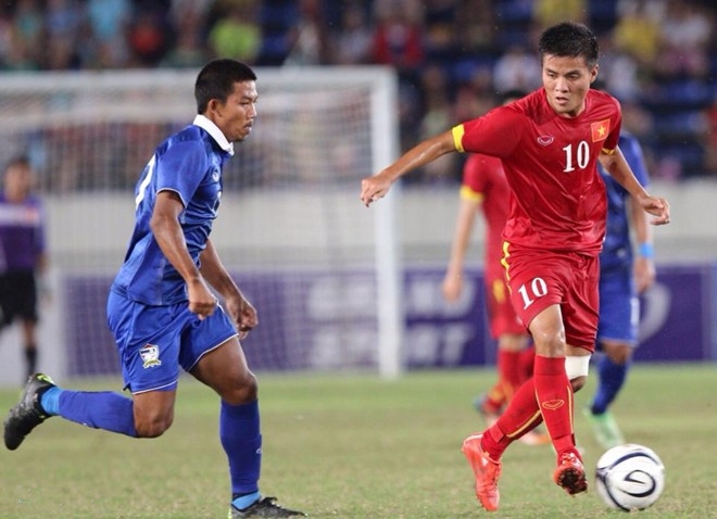 U.19 Thái Lan (trái) giành huy chương vàng sau chiến thắng 6-0 trước U.19 Việt Nam. Ảnh: T.L