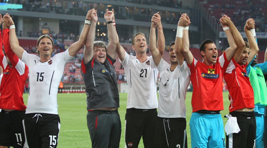 Vòng loại EURO 2016: Có 4 đội đoạt vé tới Pháp