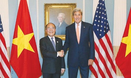 N​A Chairman Nguyen Sinh Hung meets US Secretary of State John Kerry in Washington D.C.