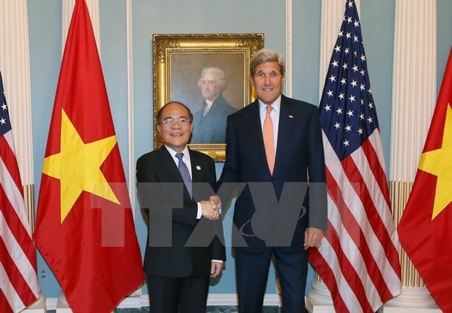 N​A Chairman Nguyen Sinh Hung meets US Secretary of State John Kerry in Washington D.C. (Photo: VNA)