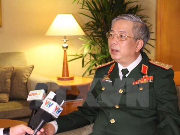 Vietnamese Deputy Defence Minister Sent. Lieut. Gen. Nguyen Chi Vinh 