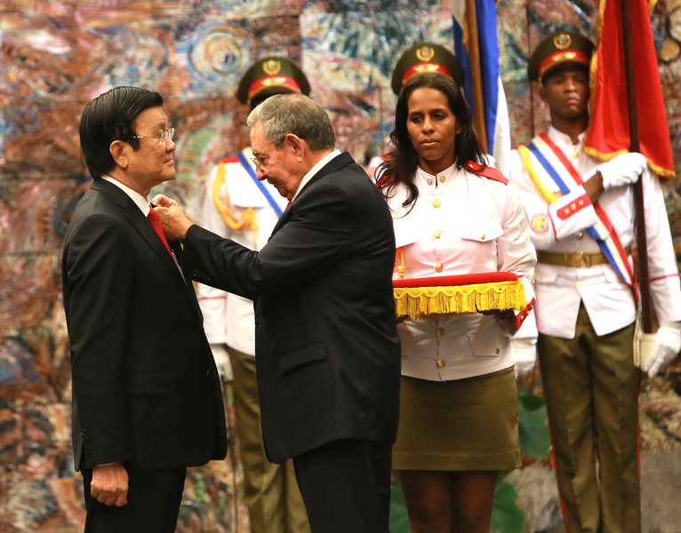 Chủ tịch nước Trương Tấn Sang hội đàm với Chủ tịch Cuba Raul Castro