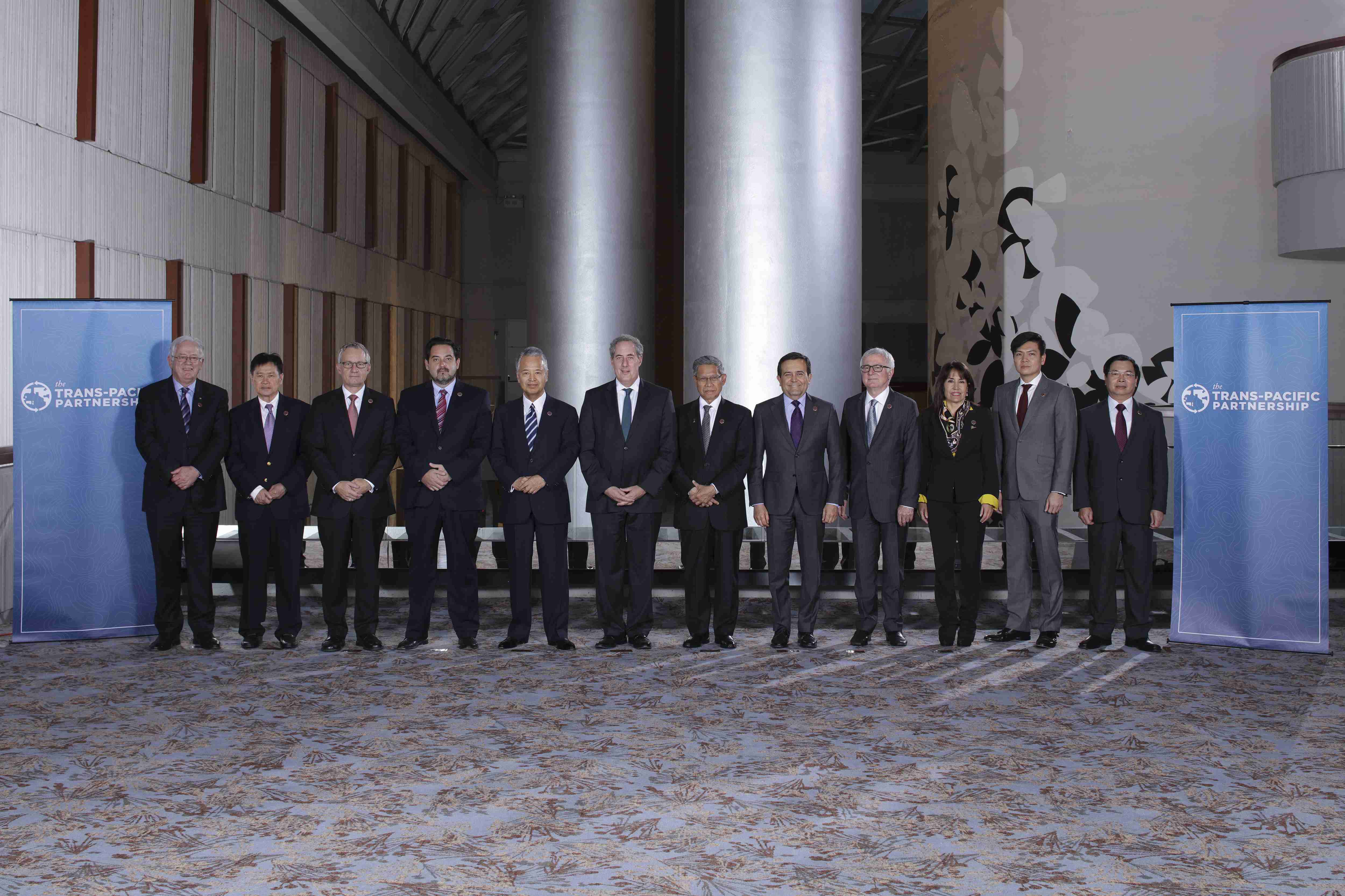 Trưởng đoàn các nước tham gia đàm phán TPP chụp ảnh chung tại hội nghị ở Atlanta (Mỹ) - Nguồn Reuters