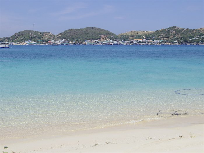 A view of Binh Hung Island