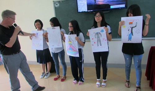 A session with a foreign teacher of the English Club at Tran Bien High School in the southern province of Dong Nai’s Bien Hoa City