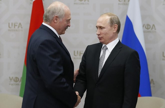 Tổng thống Nga Vladimir Putin và Tổng thống Belarus Alexander Lukashenko (Nguồn: Reuters)