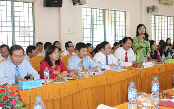 Giám đốc Bệnh viện Nhi đồng Đồng Nai Nguyễn Lê Đa Hà phát biểu ý kiến tại buổi tọa đàm