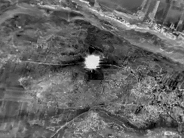 Không quân Nga dùng bom KAB-1500 tấn công mục tiêu IS ở Syria