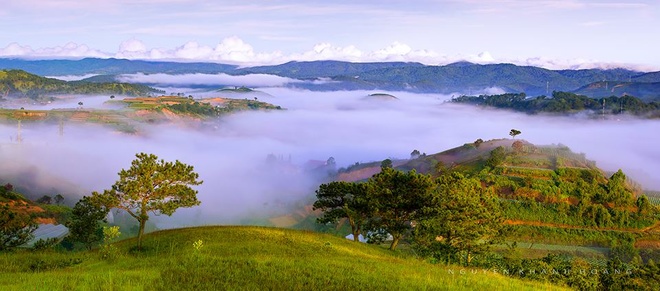  Standing on Hon Bo peak, 12km from Da Lat city to have a panoramic view of the city. 